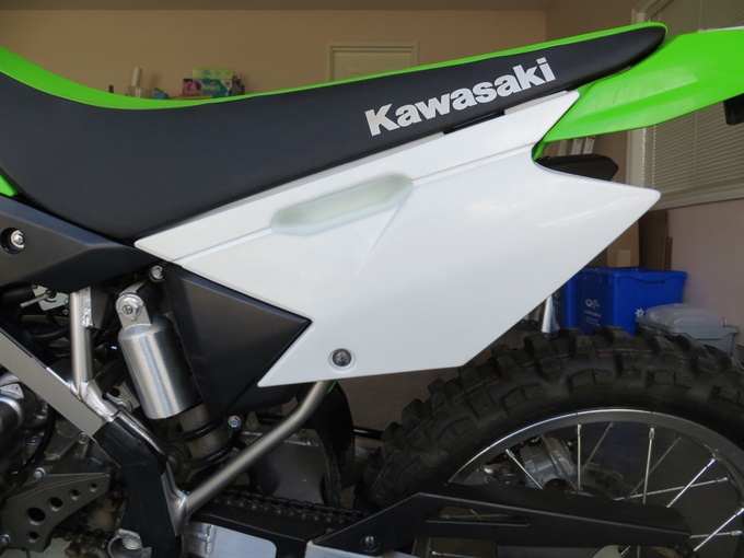 KLX140L - left side cover