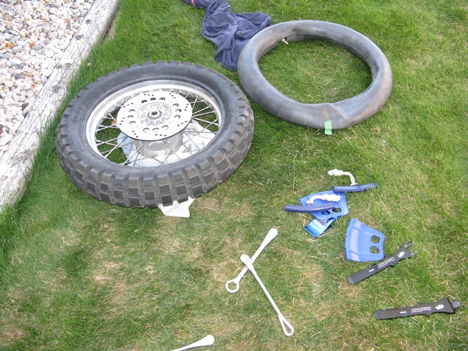 Repairing a flat tire (replacing tube) on a Suzuki DR650SE