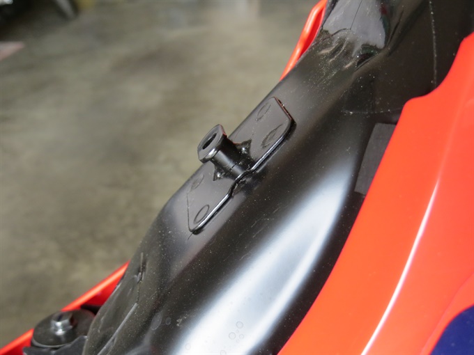 CRF300L fuel tank seat mount