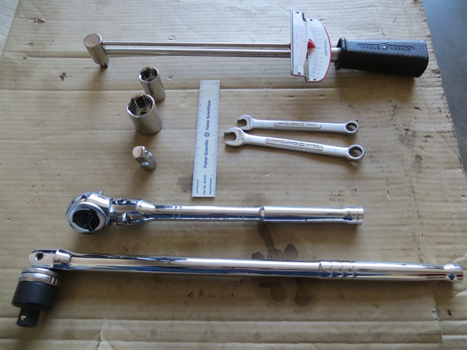 Tools for chain adjustment - CRF300L