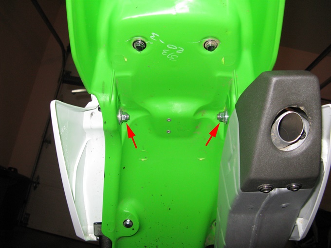 Location of seat bolts/nuts under fender - KLX140