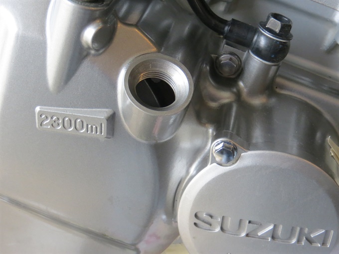Oil fill hole (cap removed) - DR650SE